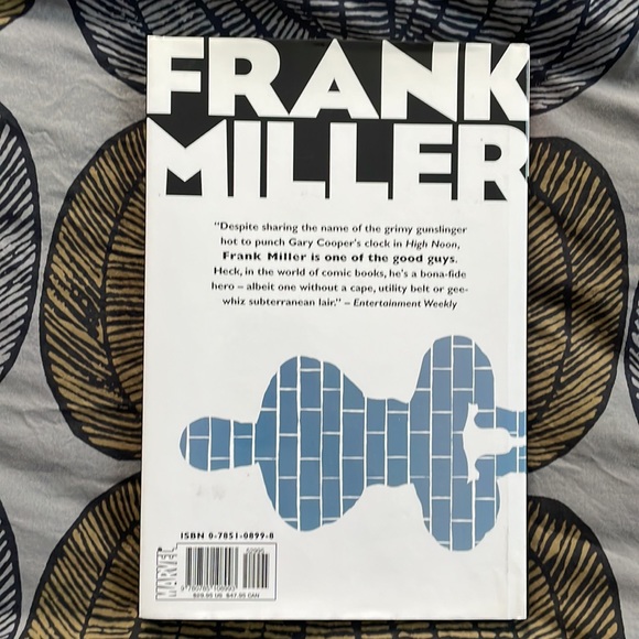 THE COMPLETE FRANK MILLER SPIDER MAN BOOK 2002 - Picture 3 of 4